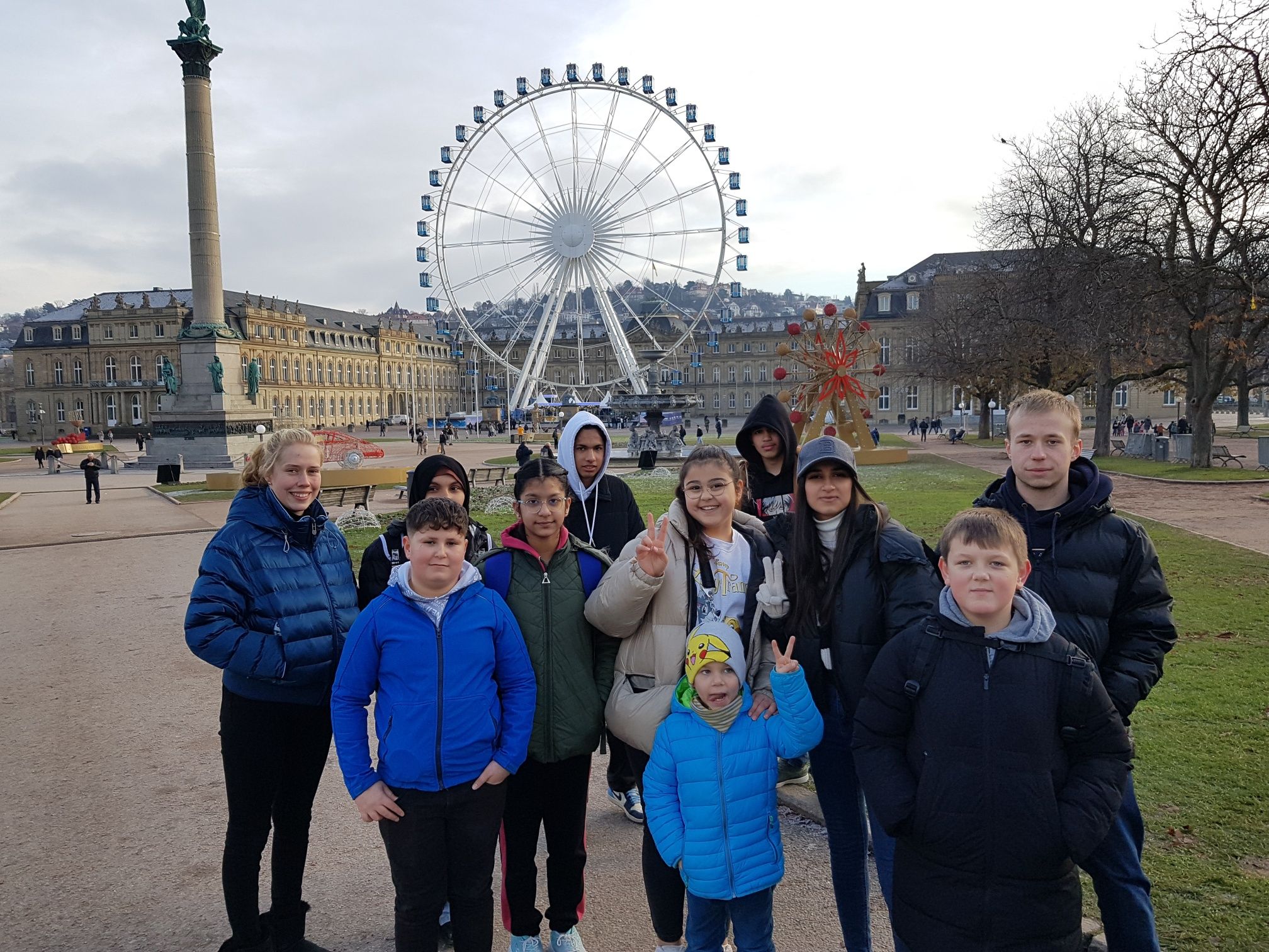 Die VKL vor dem Riesenrad auf dem Schlossplatz in Stuttgart